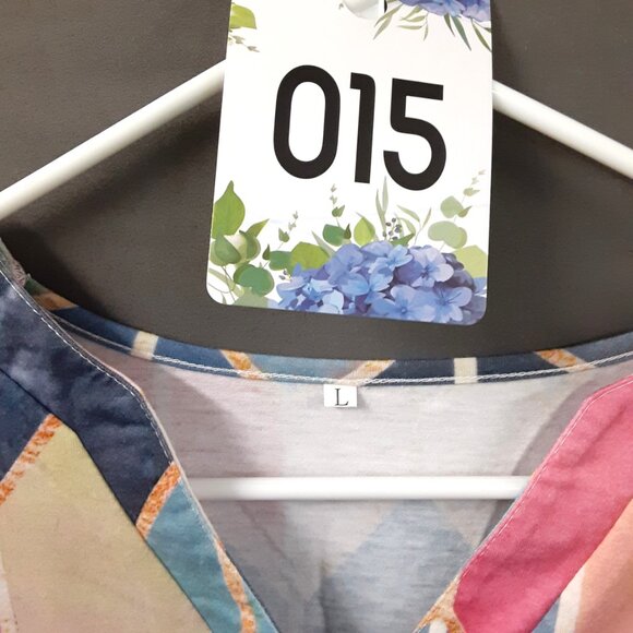 Unbranded Womans Blouse Size LARGE, 3/4 Sleeve Multicolor, Buttons at Neck - Picture 3 of 8